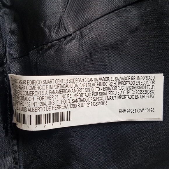 FOREVER 21 Sleeveless Striped V-neck crisscross Crop top Size Small - Picture 5 of 10